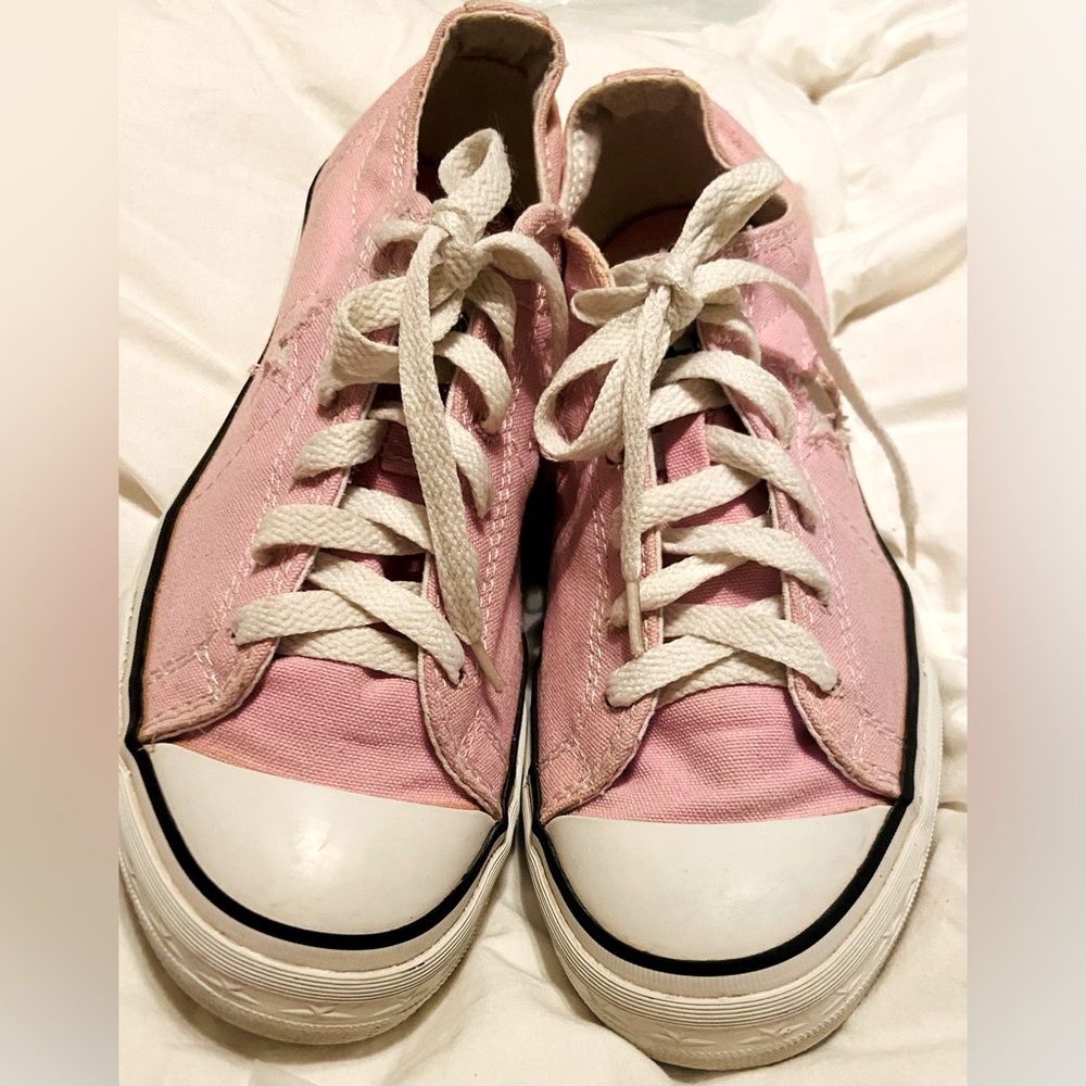 Women’s Converse One Star Pink Canvas Sneakers size 81/2